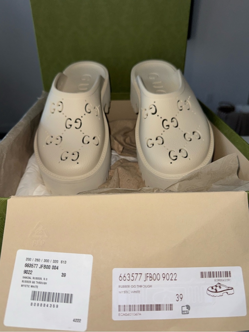 Gucci White GG Logo Clog - slip on